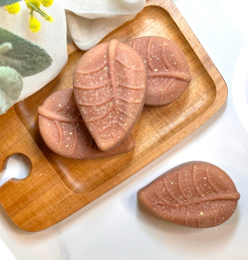 Artisan 10% sulphur and MSM cleansing bar in a leaf-shaped design