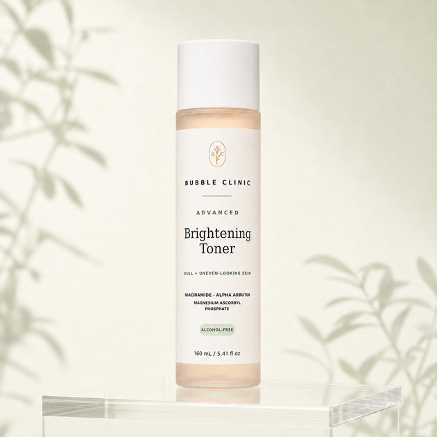 Bubble Clinic brightening toner with niacinamide, alpha arbutin and vitamin C in a 160 mL frosted bottle